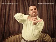 توضيح إشارة "داس (سحق)" - Sign demonstration for "to step on"